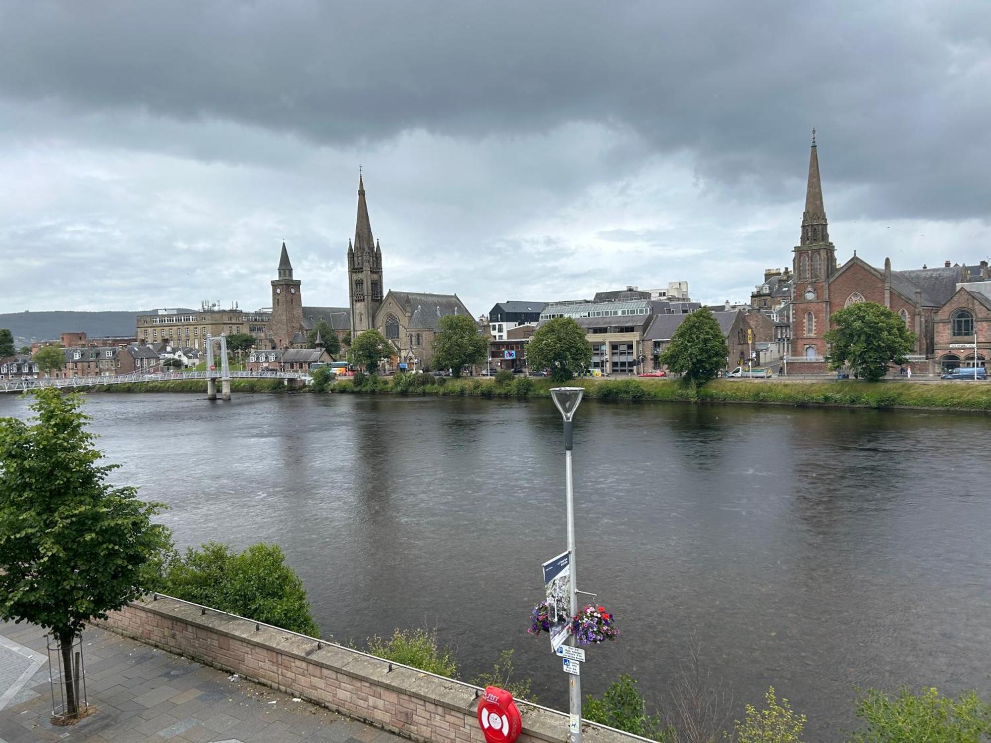 3 Bedroom Nessbank Apartment F Inverness Exterior photo