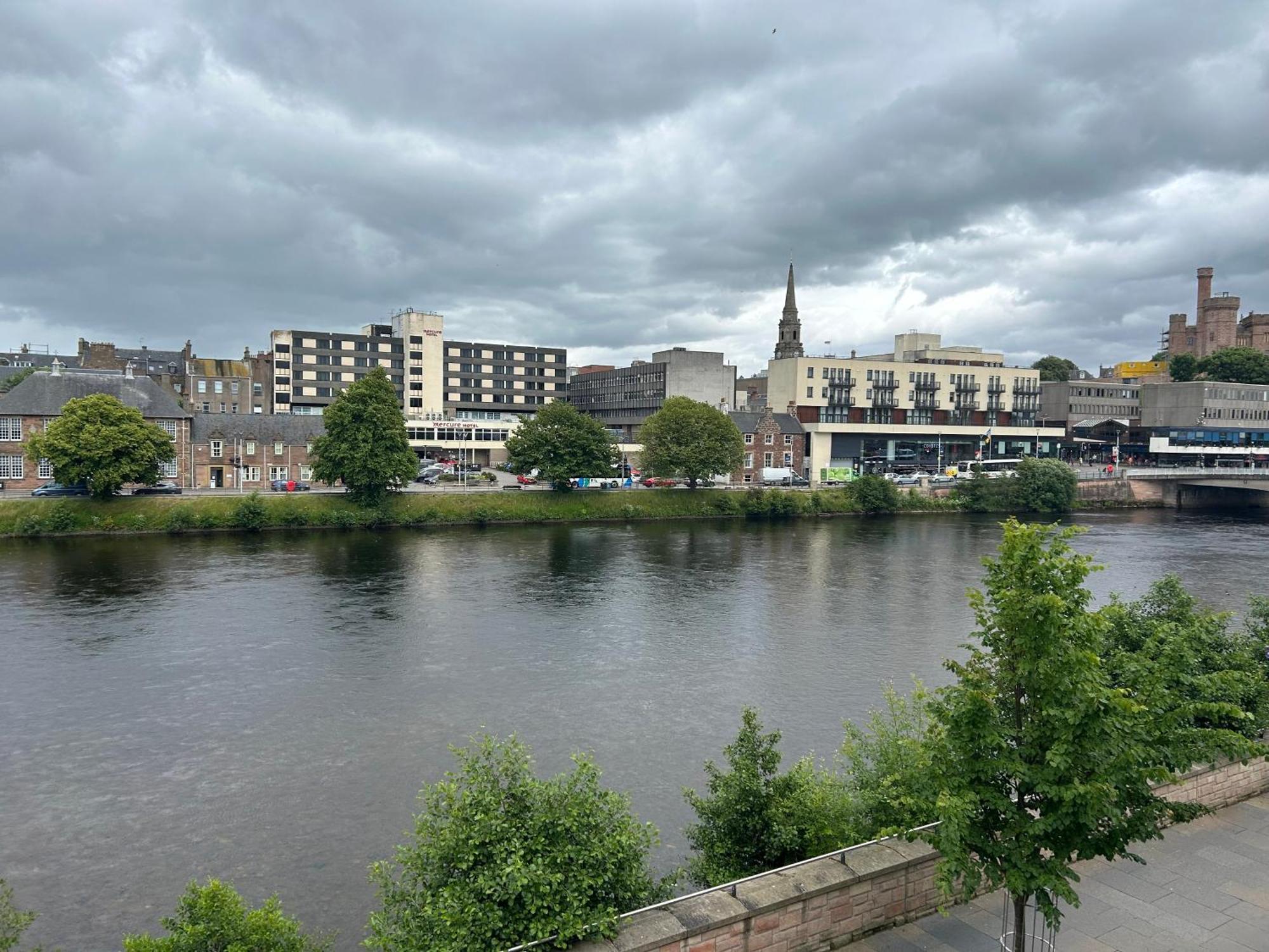 3 Bedroom Nessbank Apartment F Inverness Exterior photo